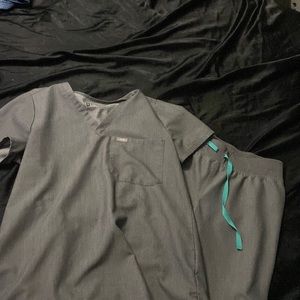 Figs Grey size small